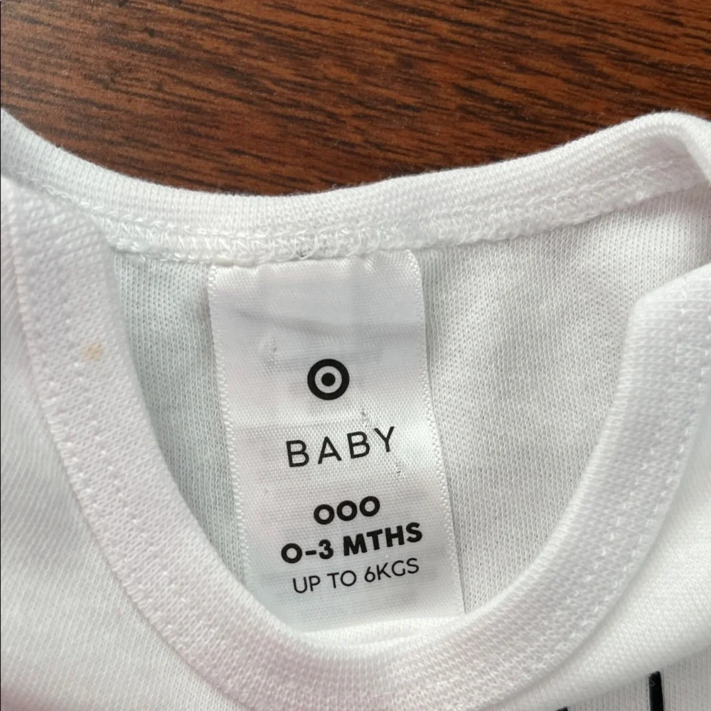⭐️⭐️ PICK 5 / $20 (2) Baby White Graphic One Pieces Onesies 0-3M